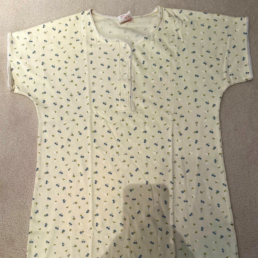 Cozy soft Floral Nightgown in Small, Pale Yellow